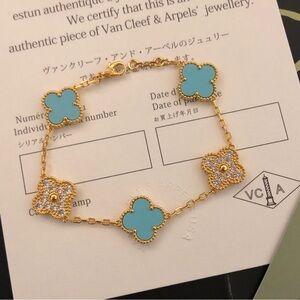 Van Cleef & Arpels flower bracelet